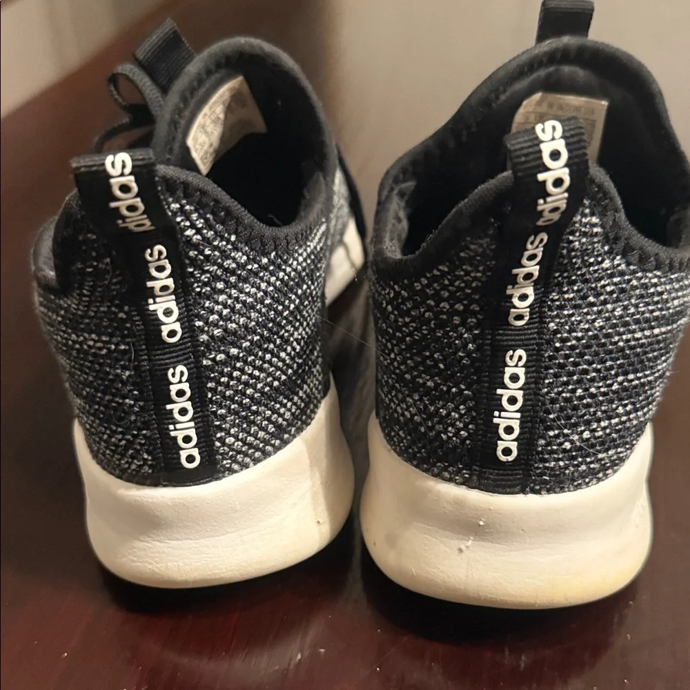 Adidas Women’s Black and White knit Sneakers Size 6 1/2 - Picture 4 of 5